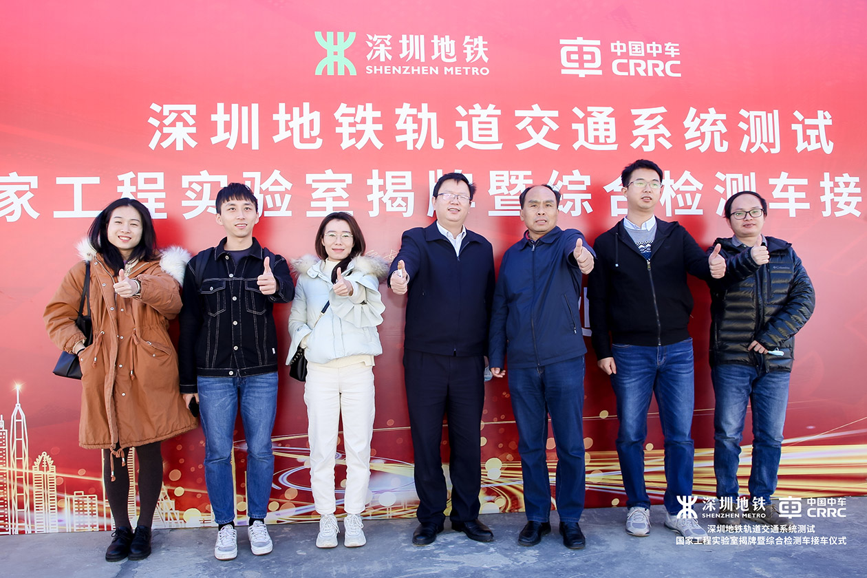 蓝狮娱乐 06b25