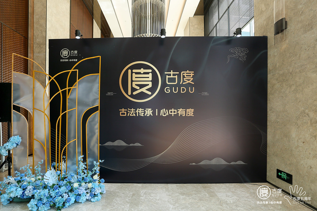蓝狮娱乐 86437